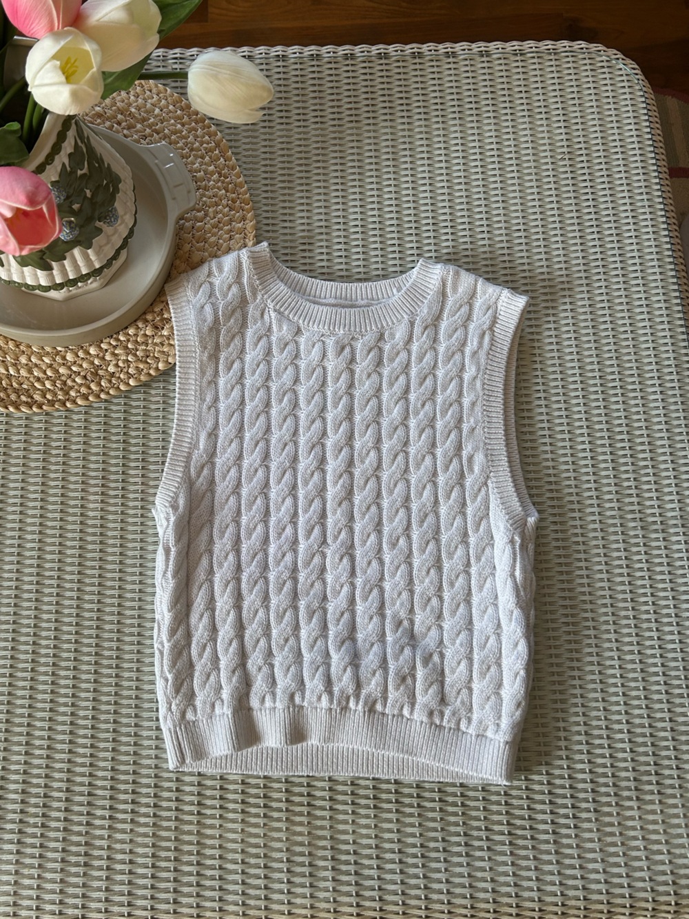 Abercrombie & Fitch Off-White Cable Knit Sleeveless Vest
